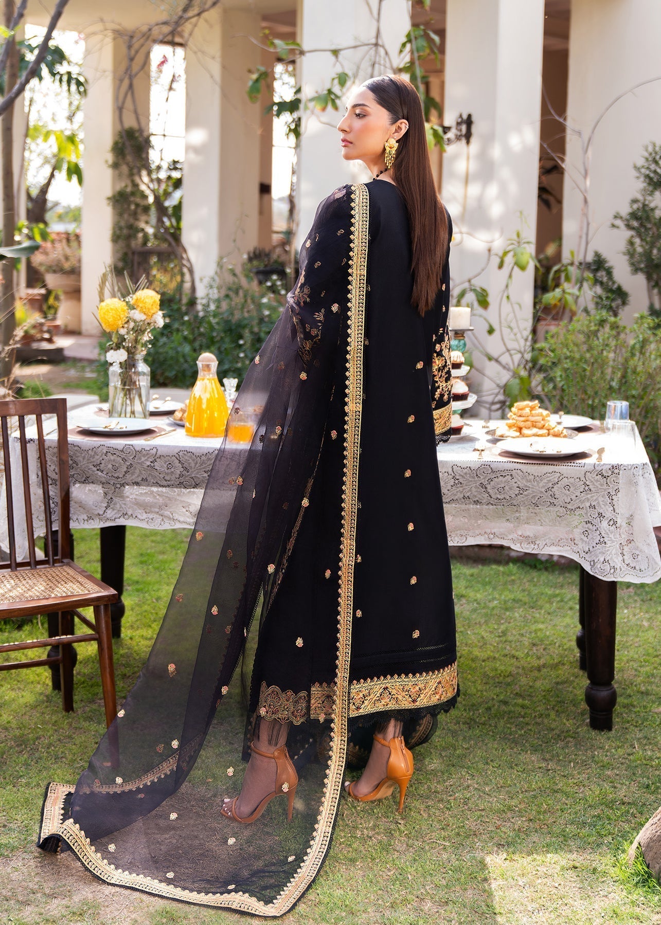 Akbar Aslam | Pret Lawn | HARMONIE M Black Lawn