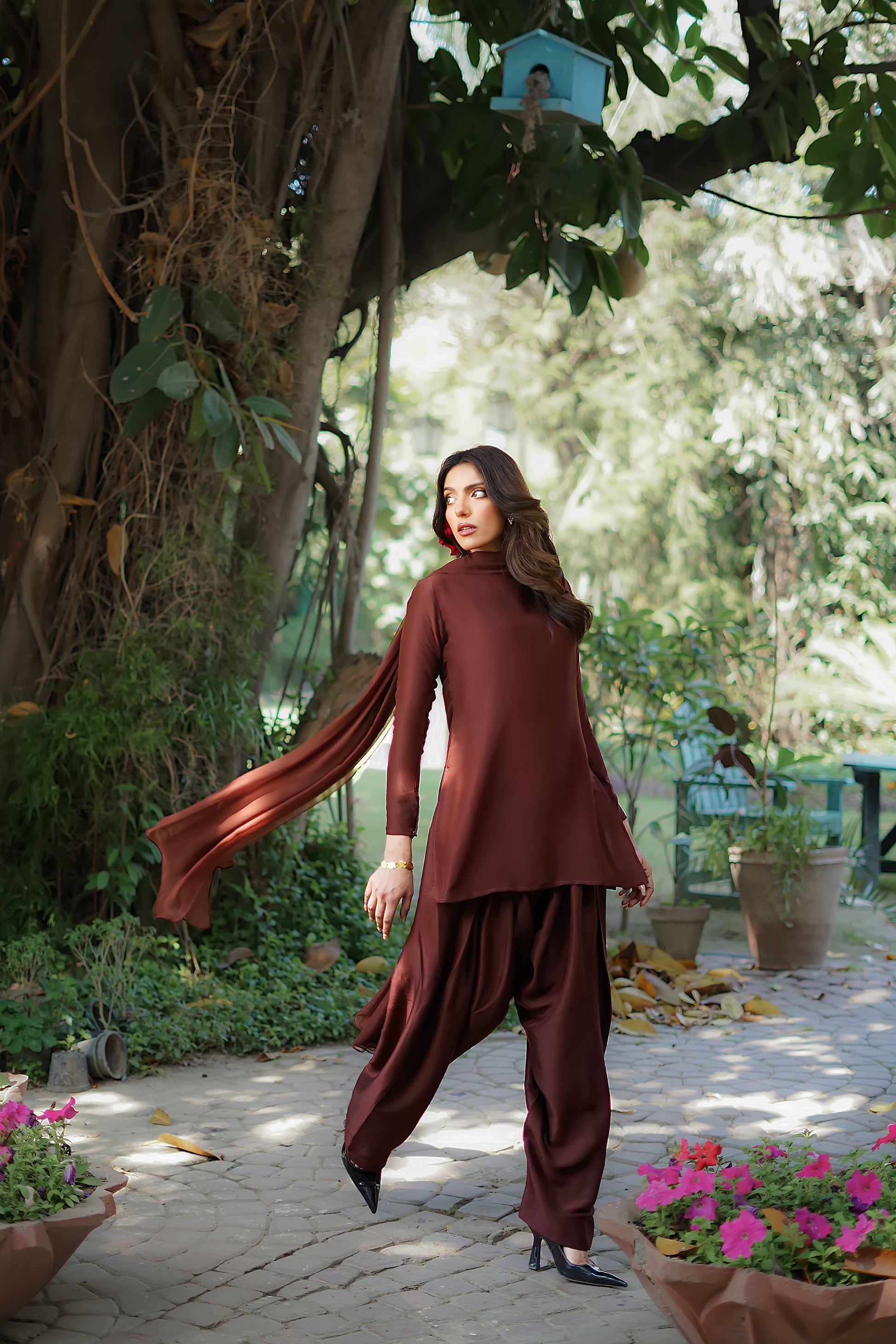 Erum Khan | Nue 25 | Espresso Gloe XL Deep Chocolate Raw Silk