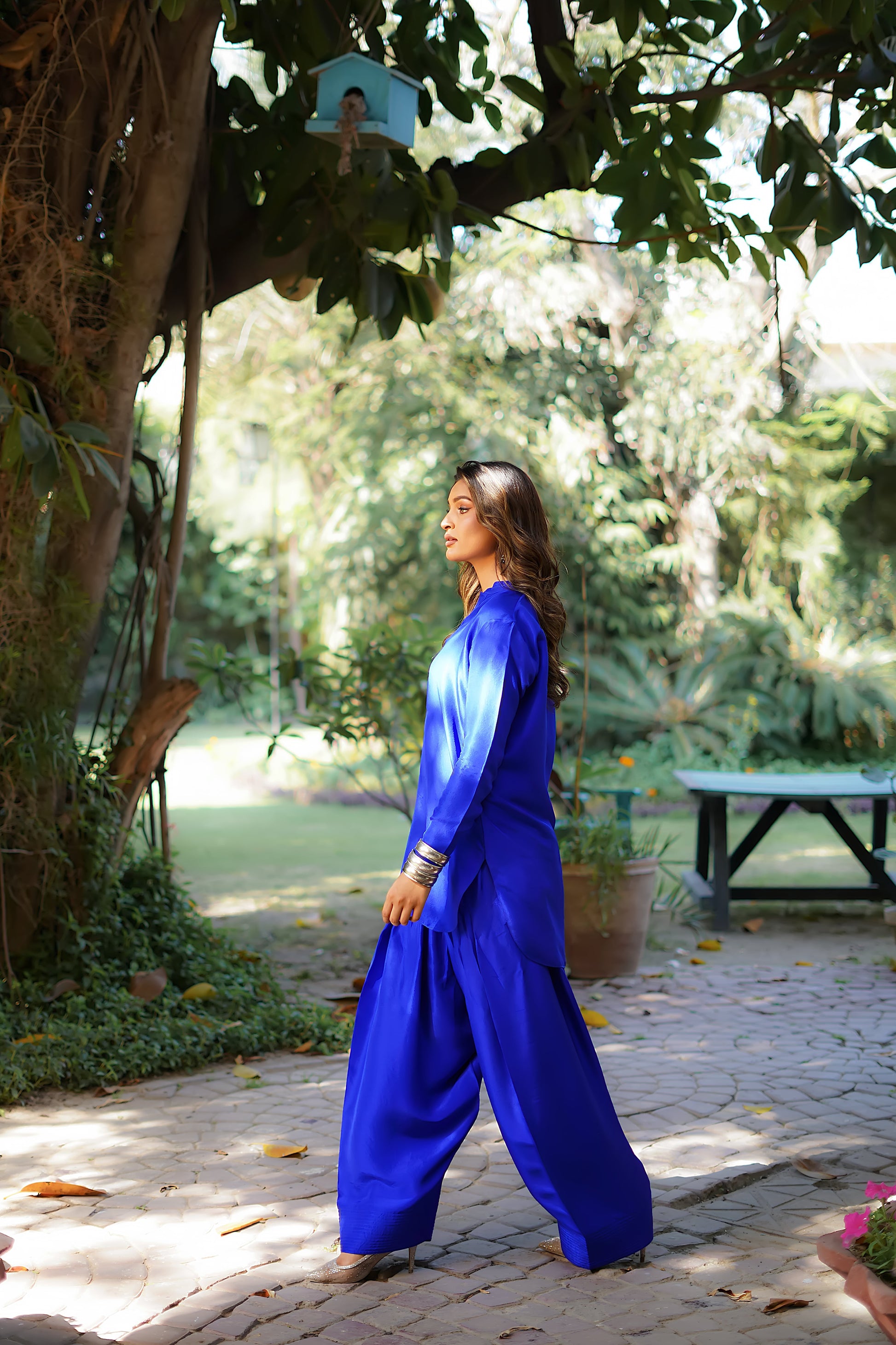 Erum Khan | Nue 25 | Cosmic Wave XL Electric Blue Pure Raw Silk