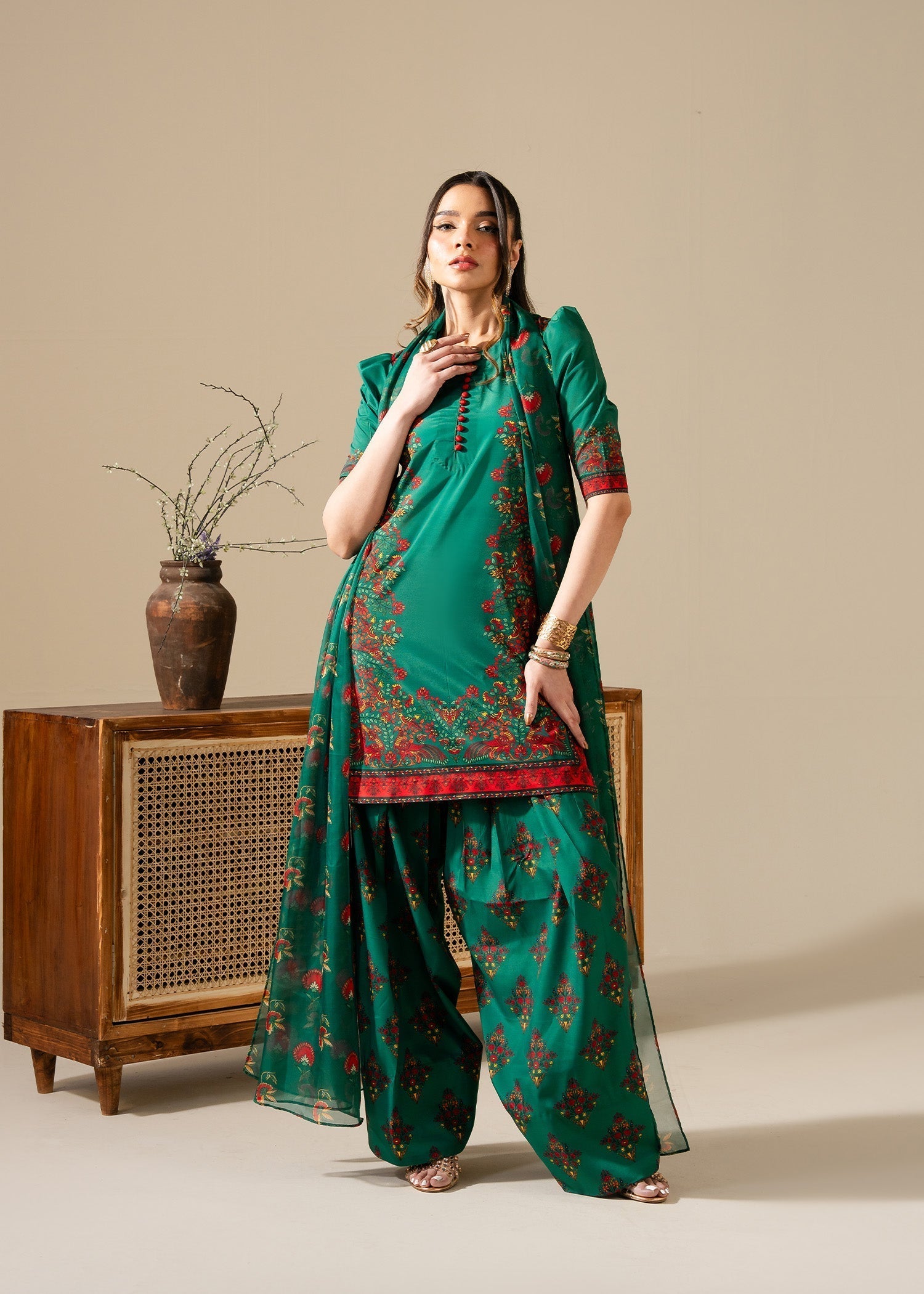 Maria Osama Khan | Retro Vol 3 | Vivian M Emerald Green Grip Silk