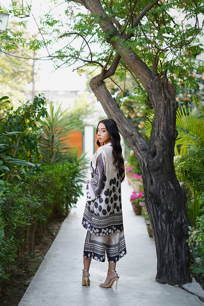 Erum Khan | Nue Pret | Royal Mirage - Pakistani Designer Dress - by Erum Khan - Type : Ladies Clothes - 100% Original at Saira Sultan