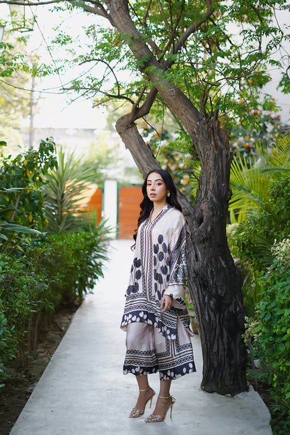 Erum Khan | Nue 25 | Royal Mirage L Mauve Charmeuse Silk