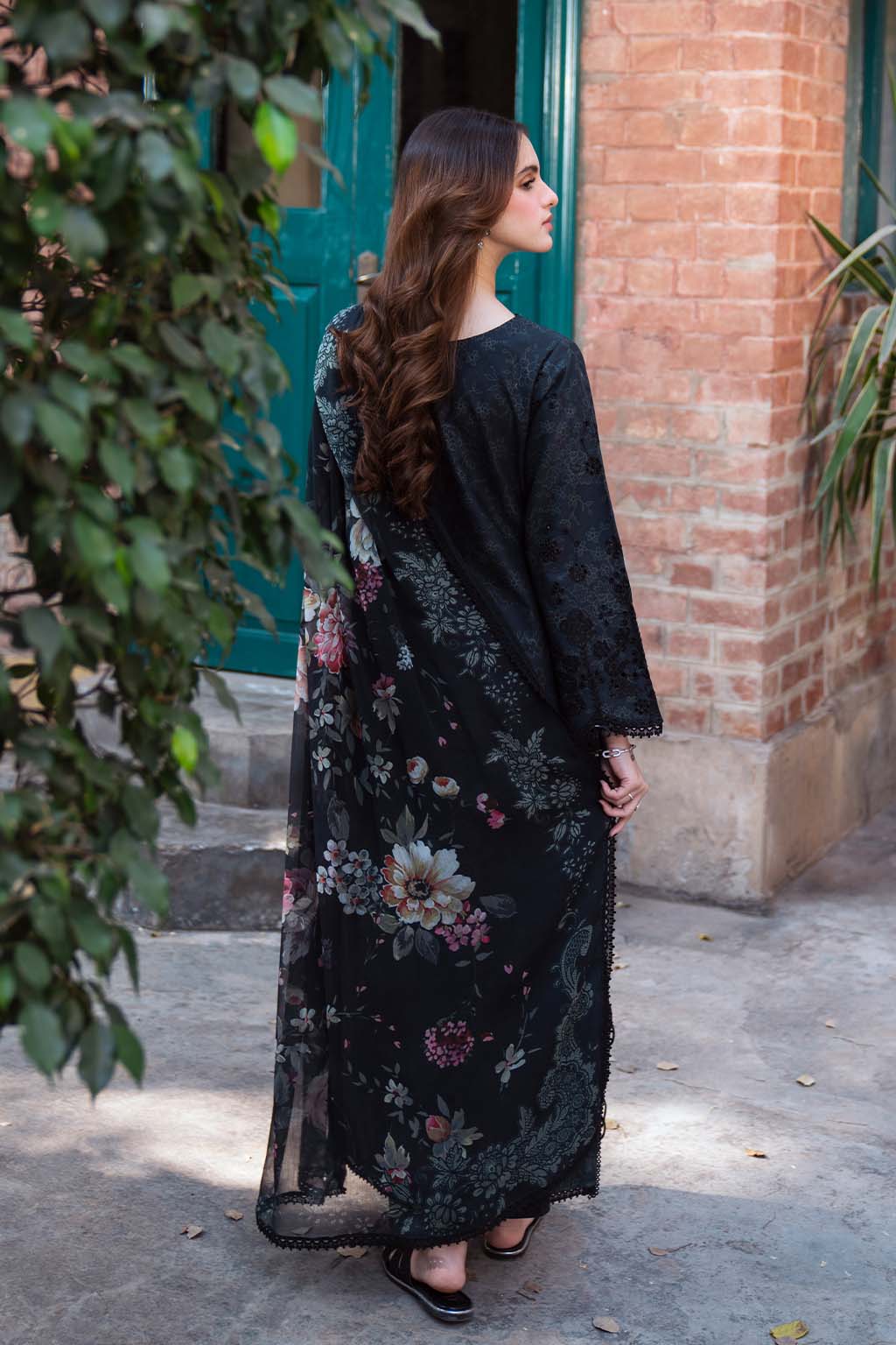 Neeshay | Summer Lines Printkari 25 | OBSIDIAN S Black Lawn