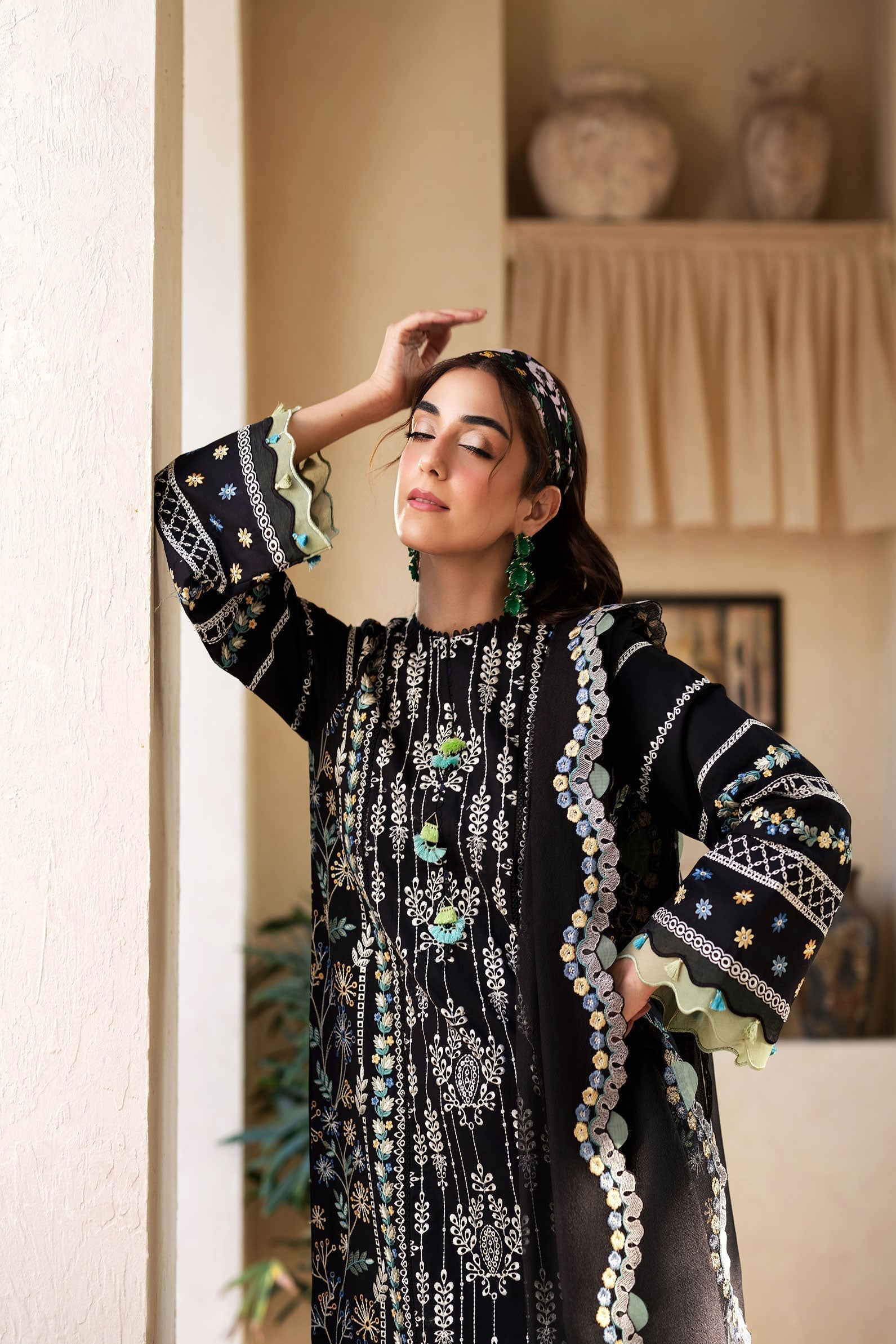 Maryam Hussain | Luxury Lawn 25 | Dawn M Black Lawn