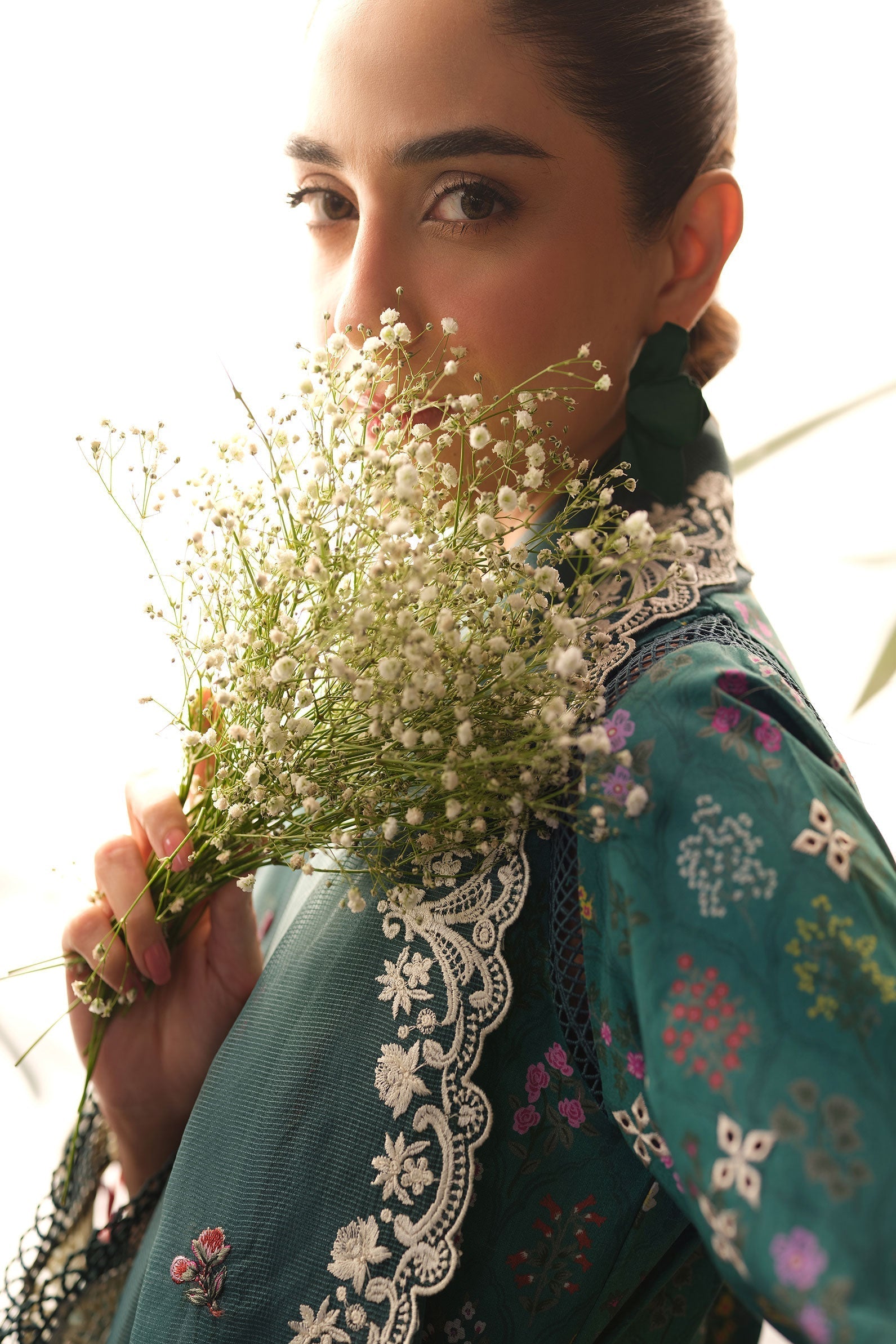 Maryam Hussain | Luxury Lawn 25 | Seashell