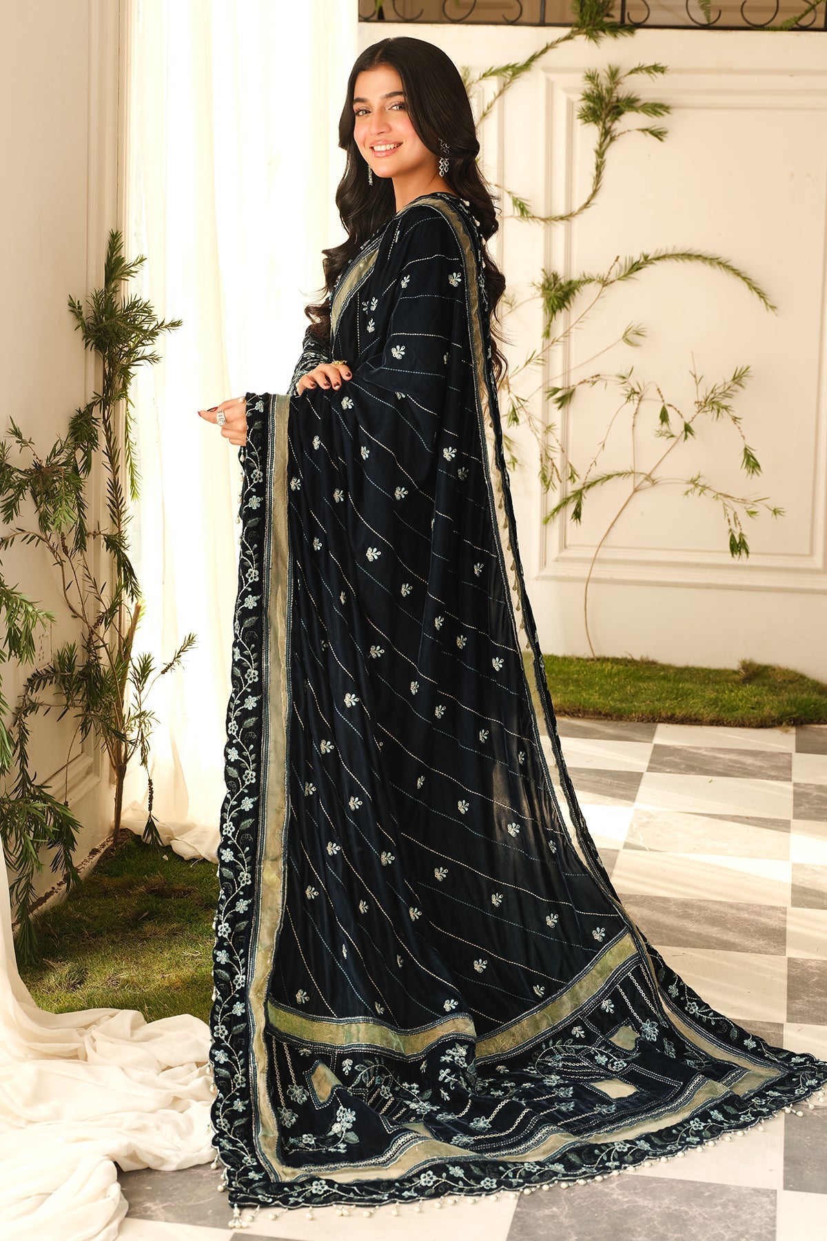 Raeesa Premium | Sheen Luxury Velvet | Zeve XL Midnight Blue Velvet