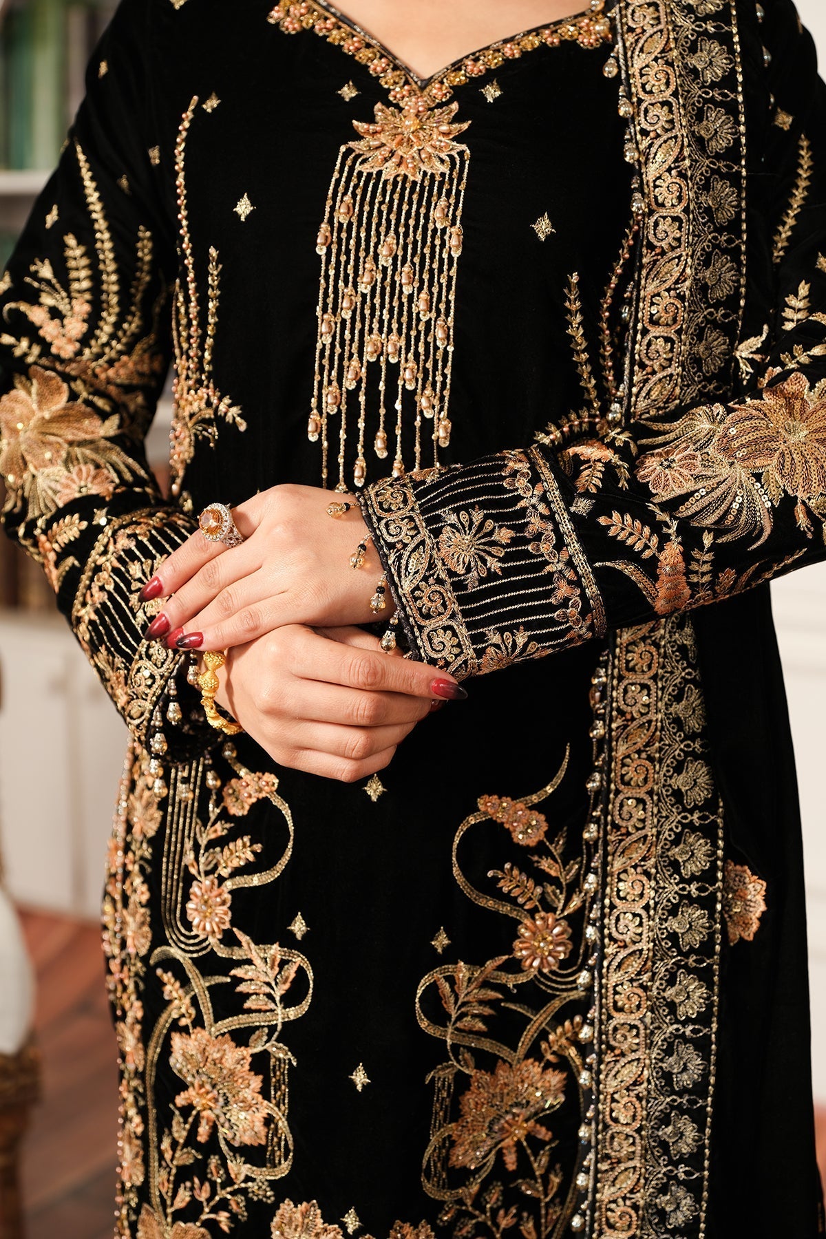 Raeesa Premium | Sheen Luxury Velvet | Naz XL Black Velvet
