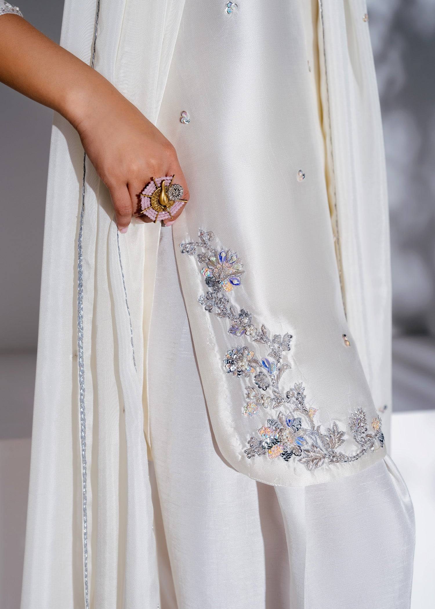 Mahum Asad | The Remix Edit | Folk - Pakistani Designer Dress - by Mahum Asad | Type: Ladies Clothes - 100% Original at Saira Sultan