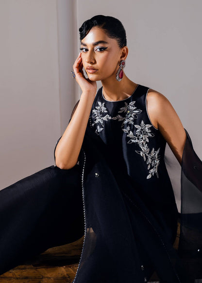 Mahum Asad | The Remix Edit | Rock - Pakistani Designer Dress - by Mahum Asad | Type: Ladies Clothes - 100% Original at Saira Sultan