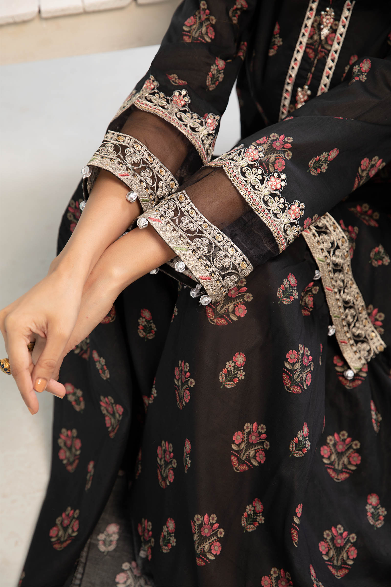 Maira B | Ready to Wear | DW-EA23-06R1 L Black