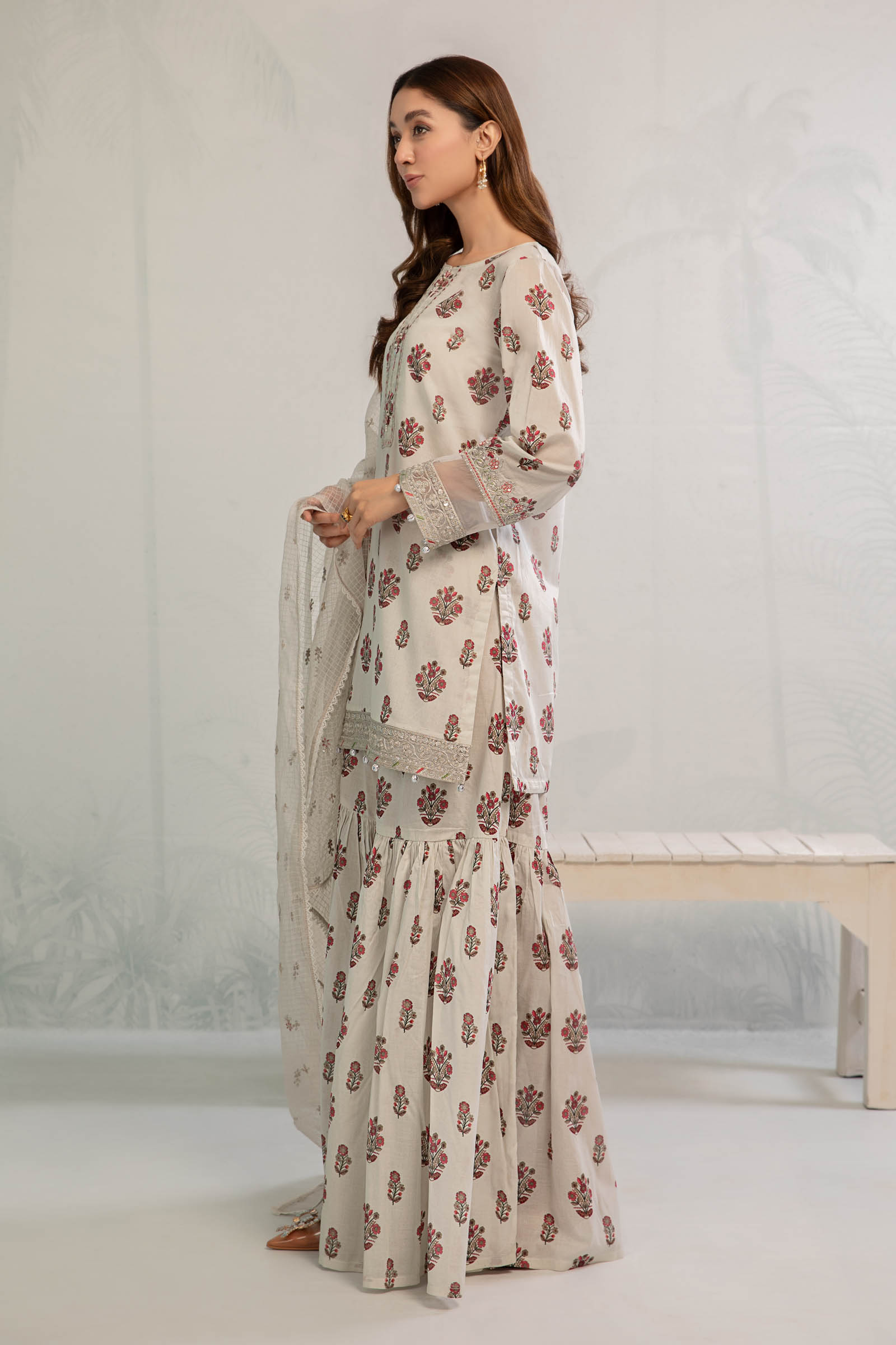 Maira B | Ready to Wear | DW-EA23-06R1 XL White
