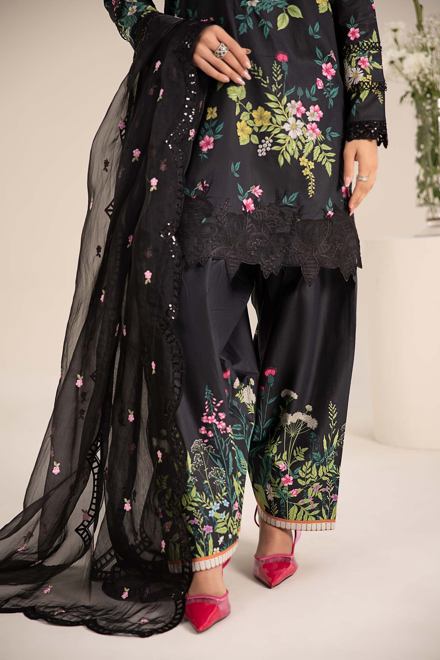 Maira B | Ready to Wear | DW-EF25-27 M Black