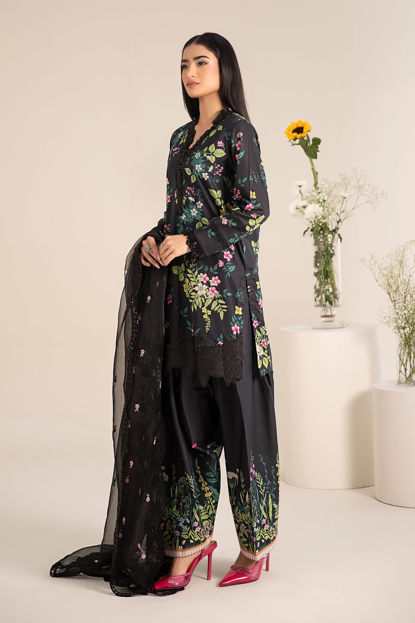 Maira B | Ready to Wear | DW-EF25-27 XL Black