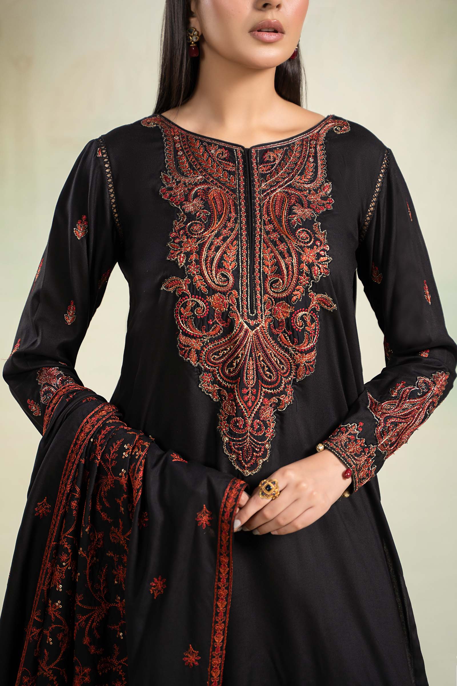 Maira B | Ready to Wear | DW-W24-80 M Black