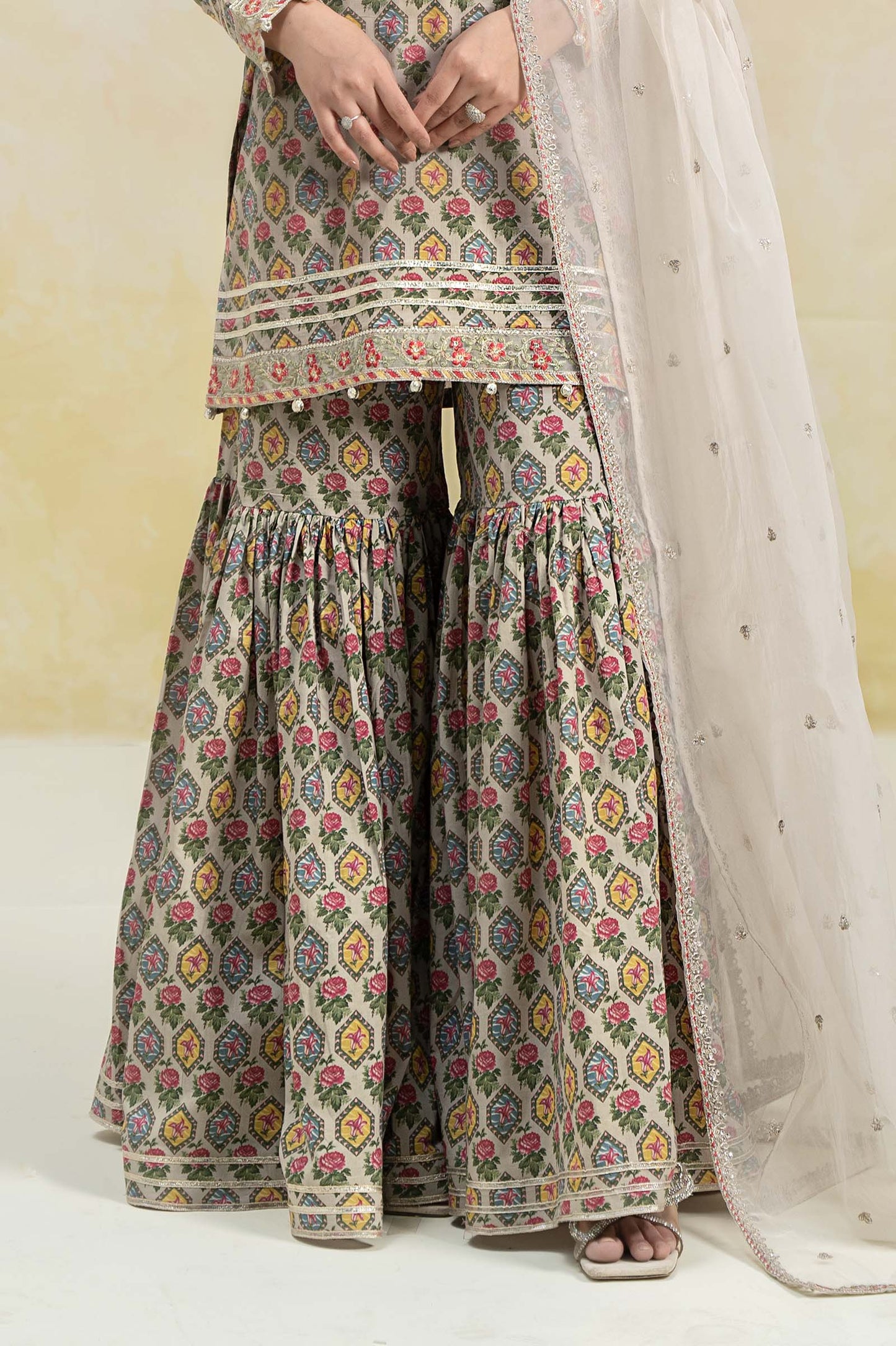 Maira B | Ready to Wear | DW-EF25-25 XL White