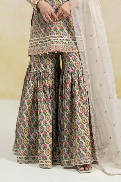 Maira B | Ready to Wear | DW-EF25-25 XL White