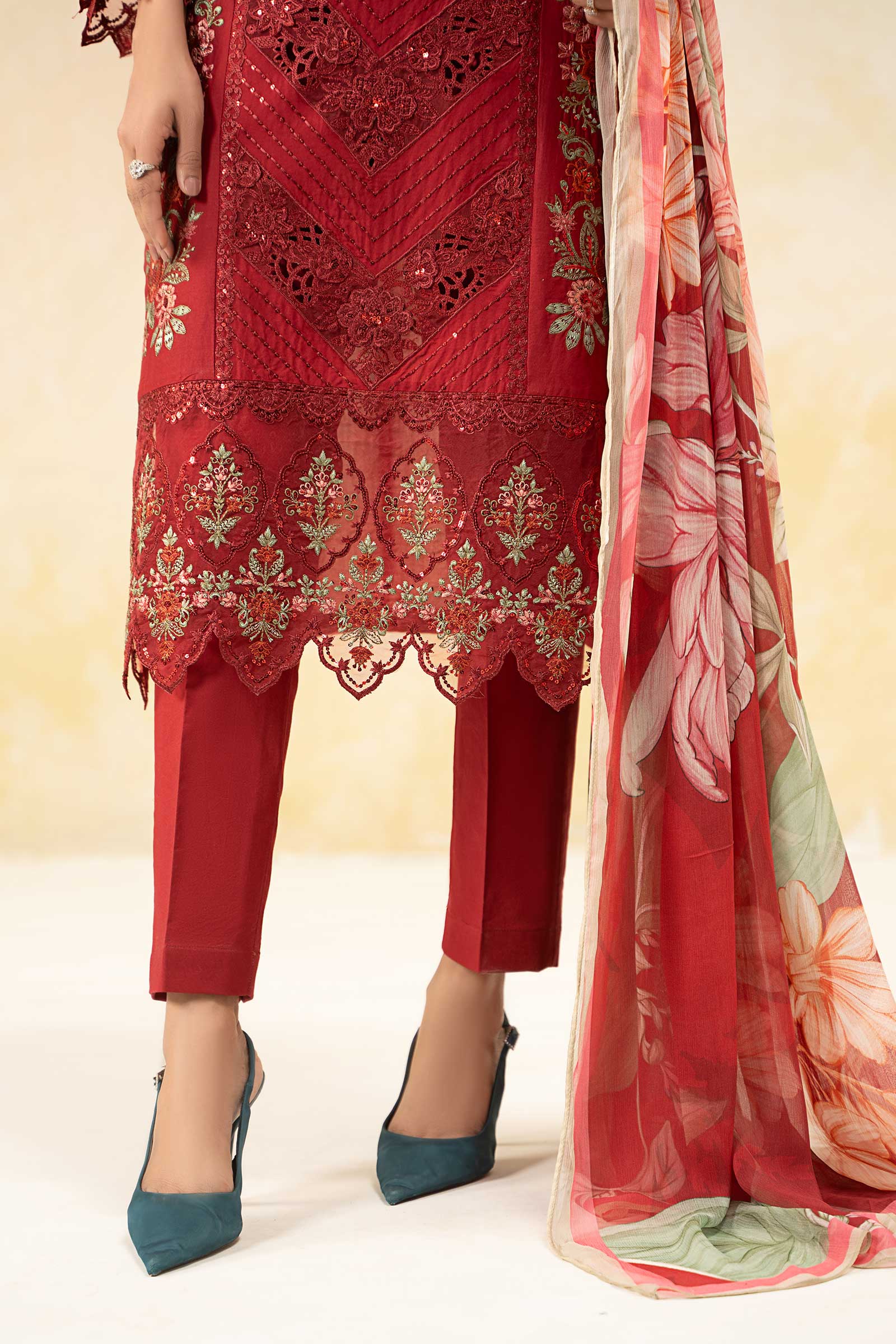 Maira B | Ready to Wear | DW-EF25-53 XL Red
