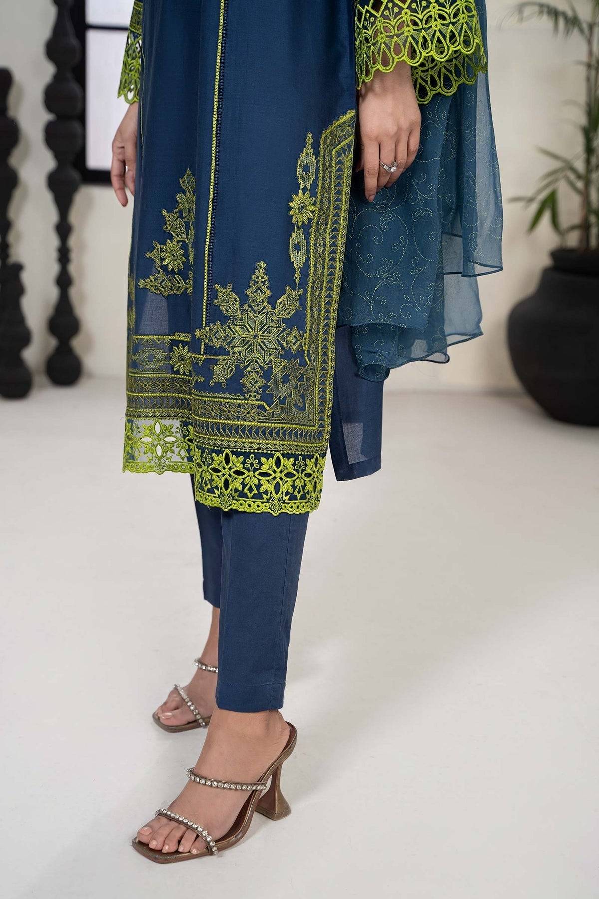 Maria B | Casual Pret 2024 | DW-EF24-103 - Pakistani Designer Dress - by Maria B | Type: Casuals - 100% Original at Saira Sultan