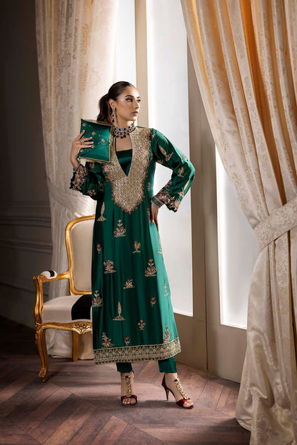 Nuriyaa | Rozanne Formals | Daphne