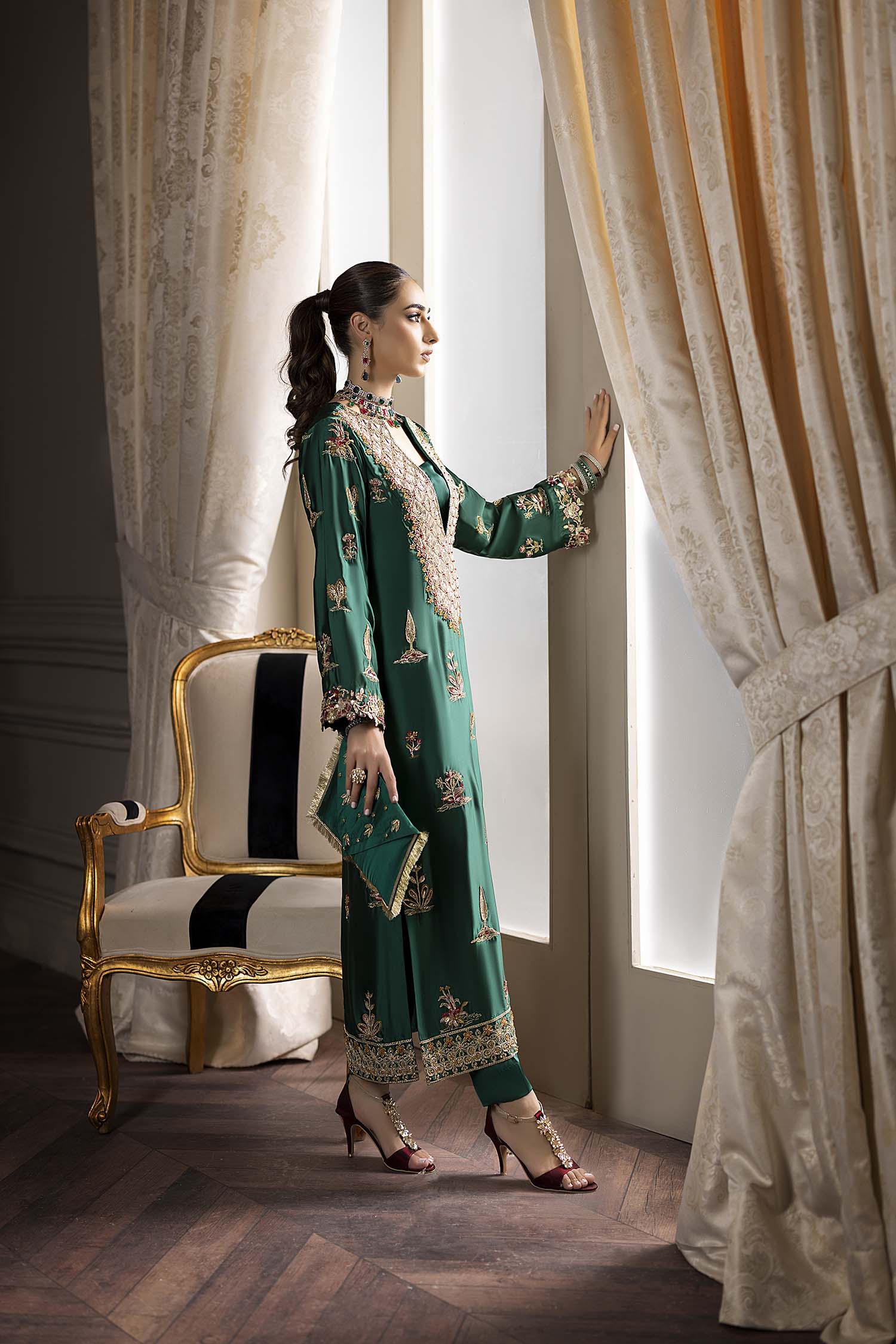 Nuriyaa | Rozanne Formals | Daphne