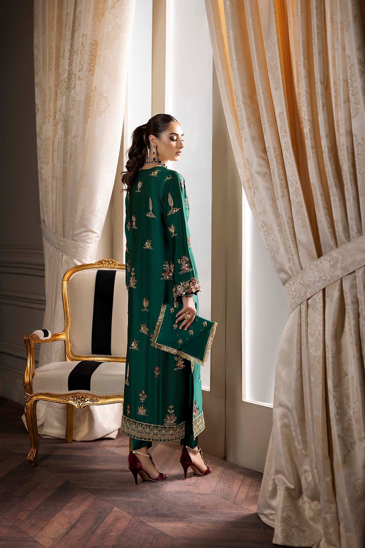 Nuriyaa | Rozanne Formals | Daphne