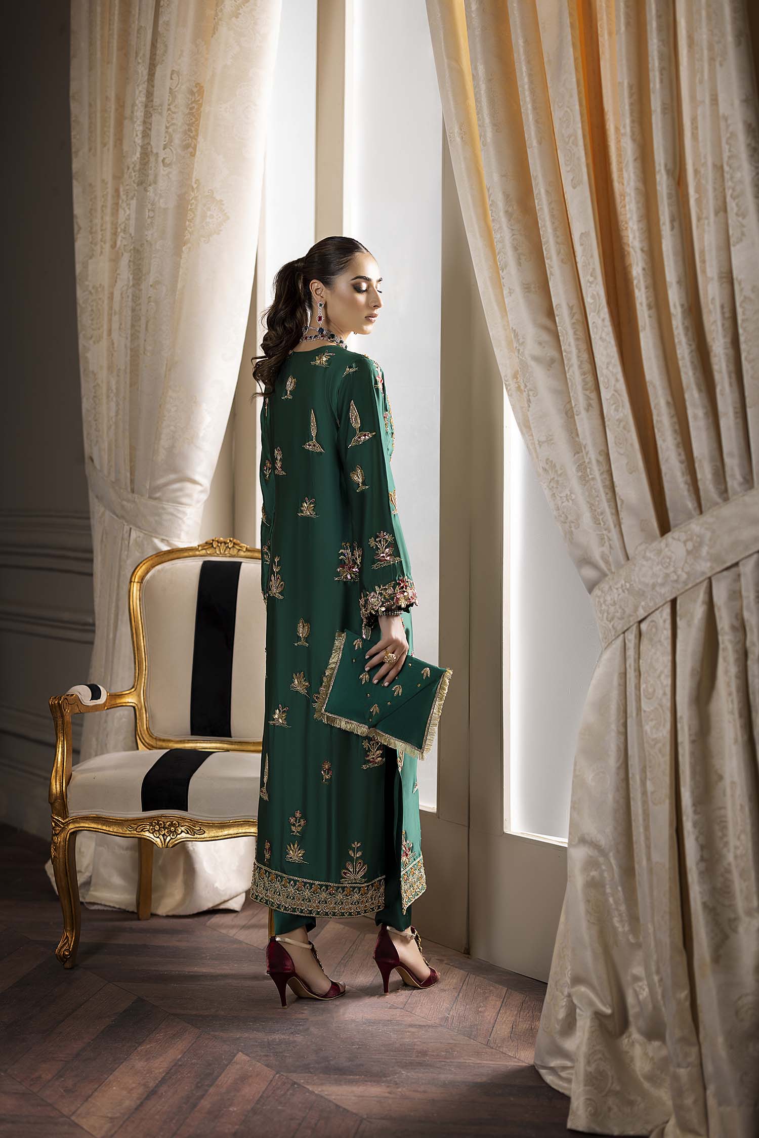Nuriyaa | Rozanne Formals | Daphne