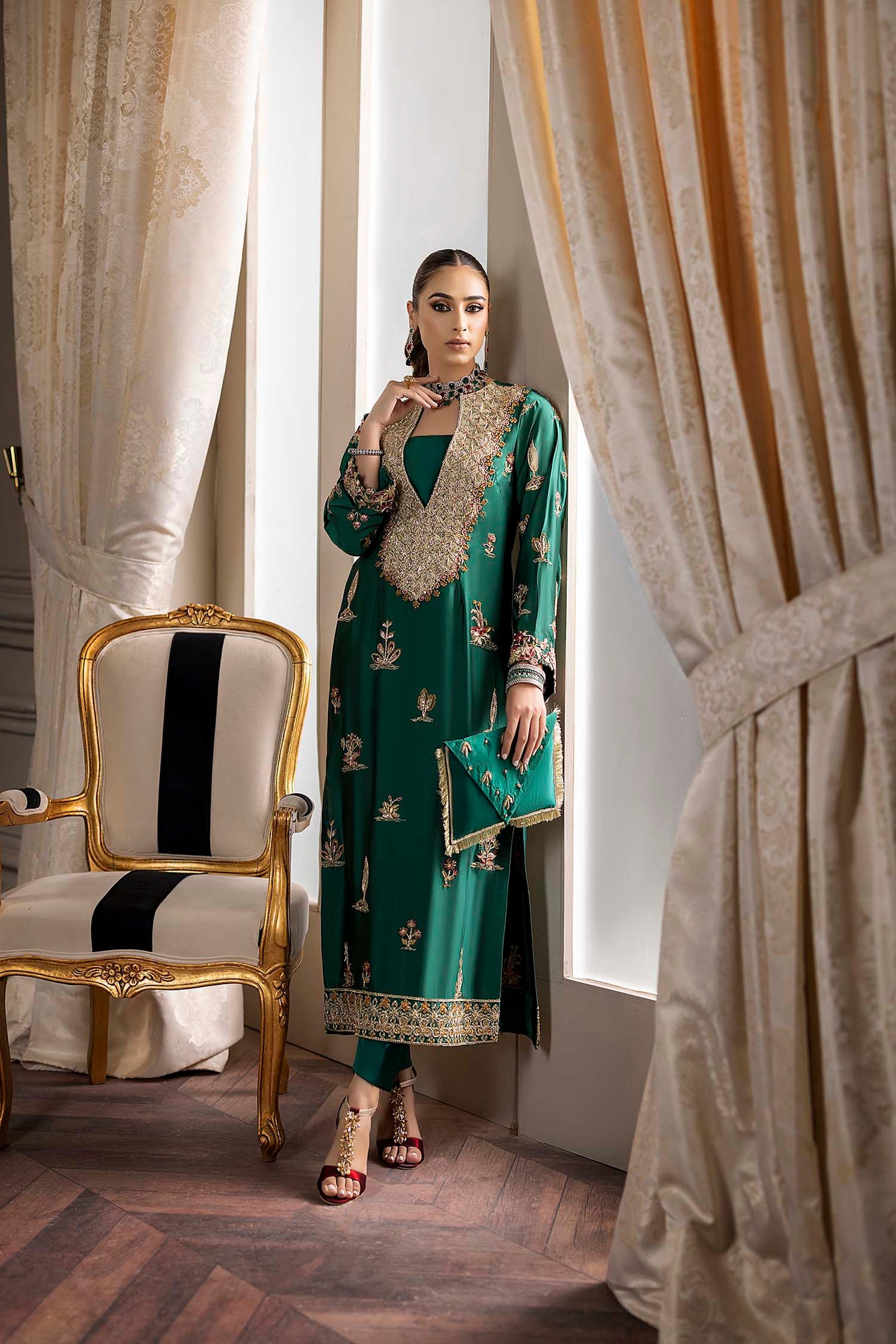 Nuriyaa | Rozanne Formals | Daphne