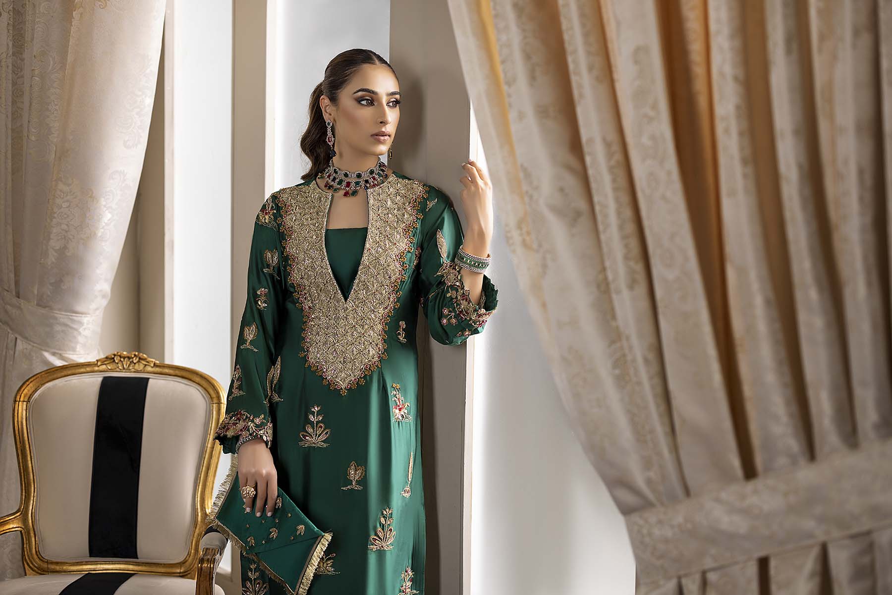 Nuriyaa | Rozanne Formals | Daphne
