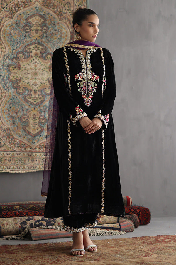 Sana Abbas | Velvet Formals | DELILAH L Black Velvet