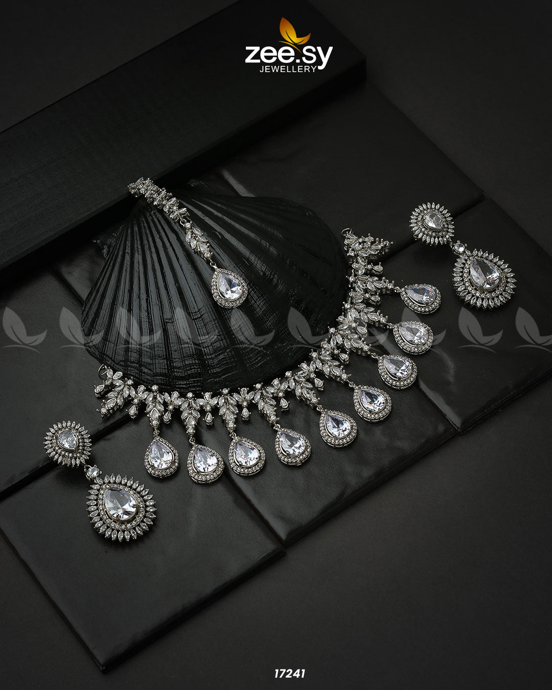 Drop Cut Necklace White