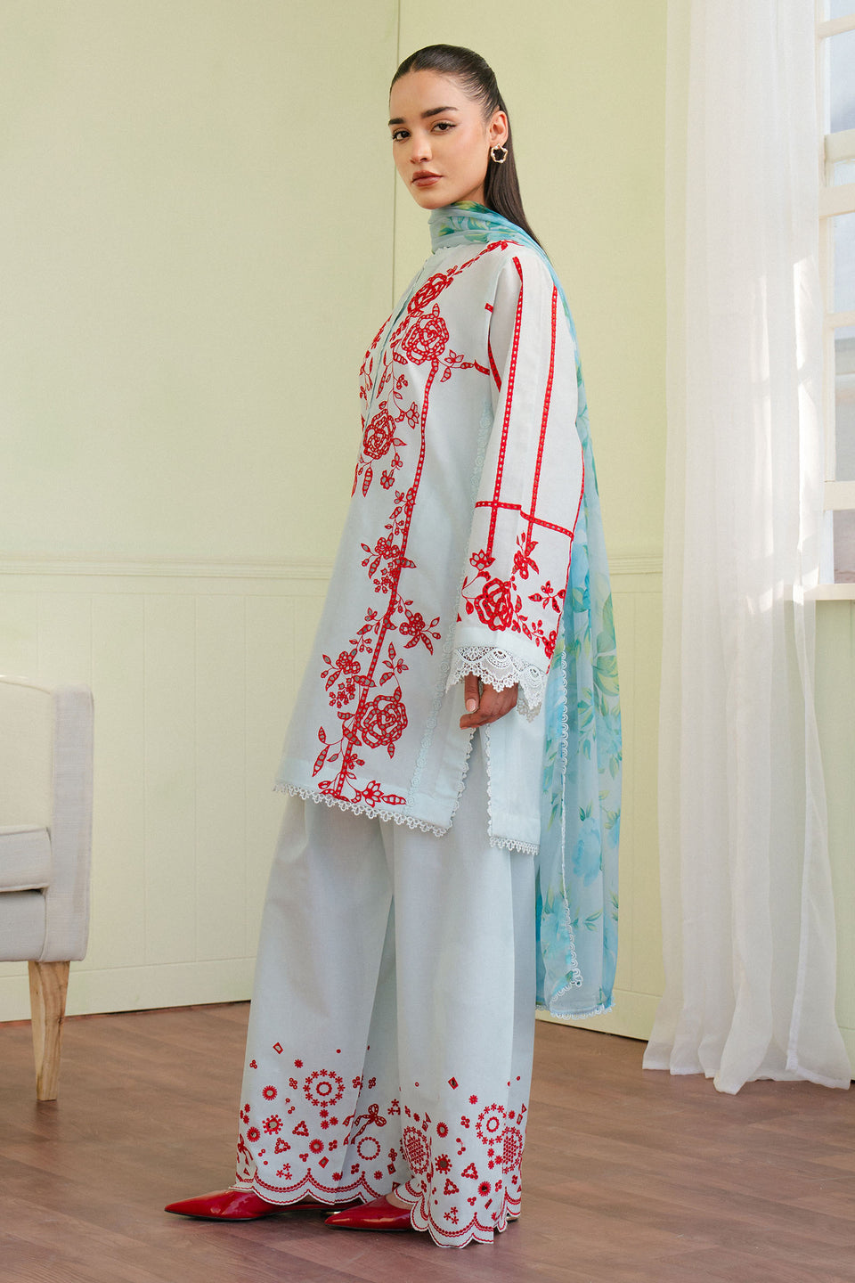 Zara Shahjahan | Coco Lawn 25 | ECLAT-7A L Light Blue Lawn