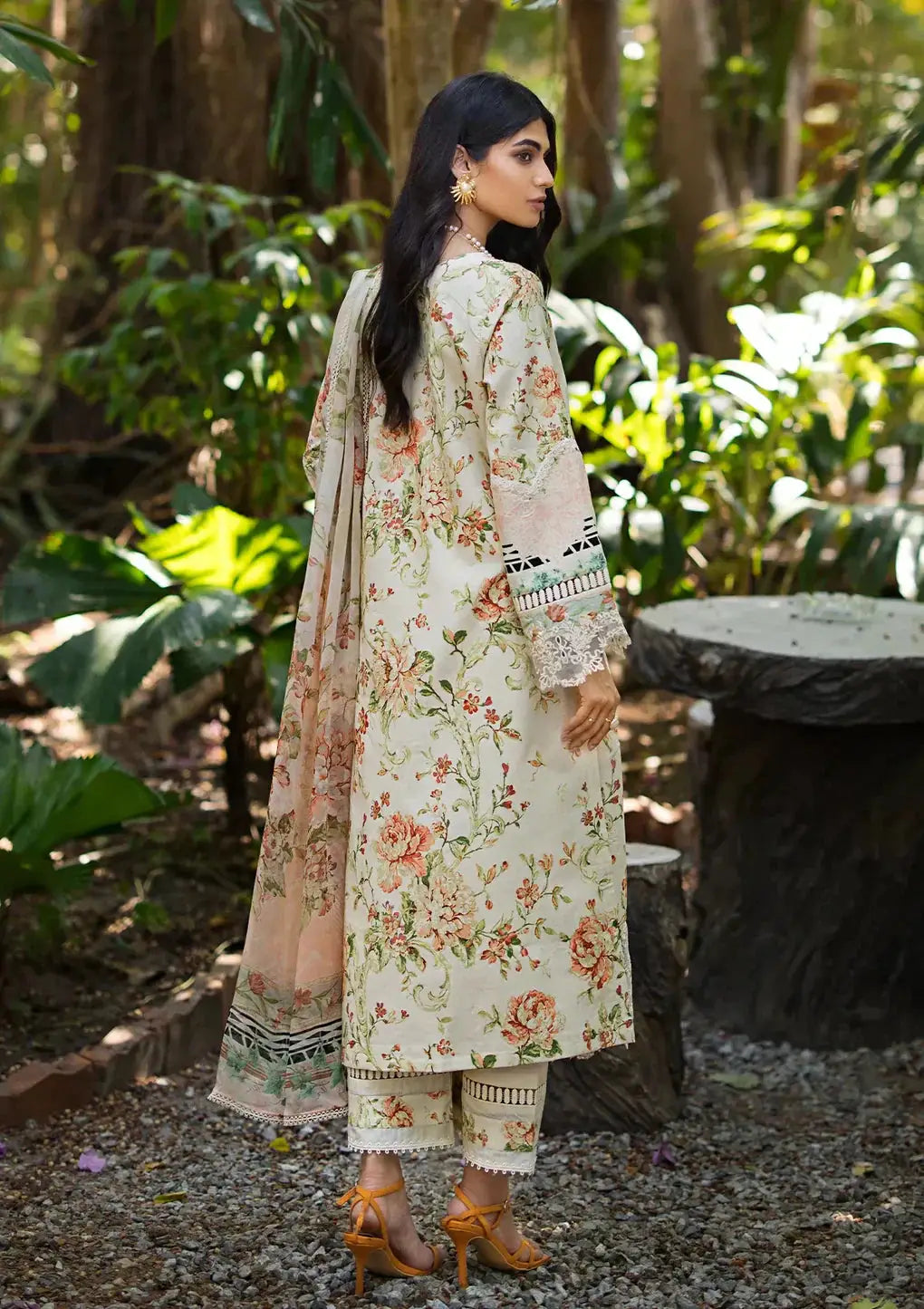 Elaf Premium | Signature Embroidered Lawn 24 | ESL-03A ANGELS BREATH - Pakistani Designer Dress - by Elaf Premium | Type: Luxury - 100% Original at Saira Sultan