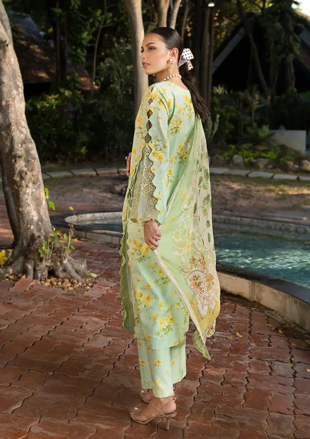 Elaf Premium | Signature Embroidered Lawn 24 | ESL-06B MAJESTIC NOVA - Pakistani Designer Dress - by Elaf Premium | Type: Luxury - 100% Original at Saira Sultan