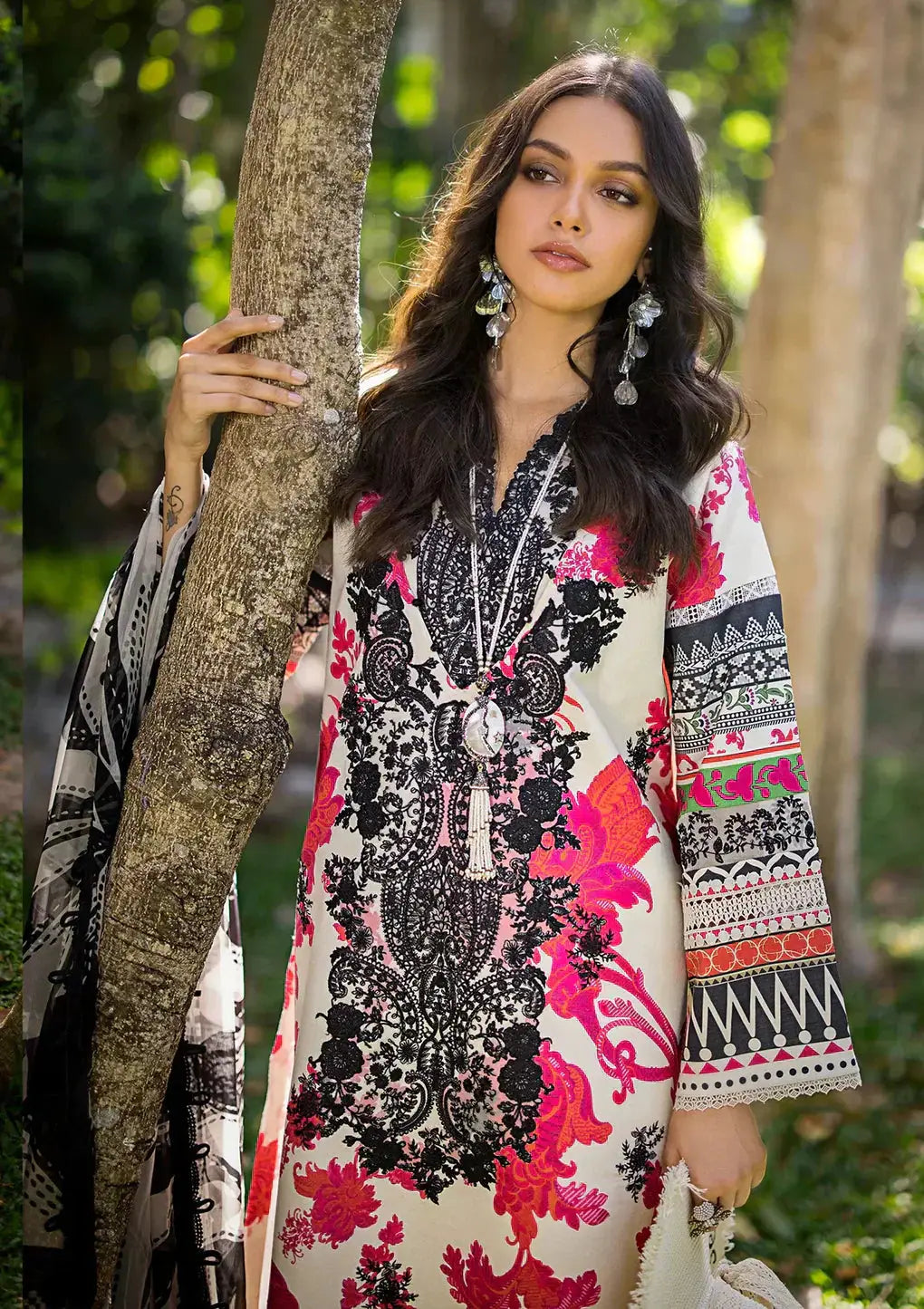Elaf Premium | Signature Embroidered Lawn 24 | ESL-01B CLAUDIA - Pakistani Designer Dress - by Elaf Premium | Type: Luxury - 100% Original at Saira Sultan