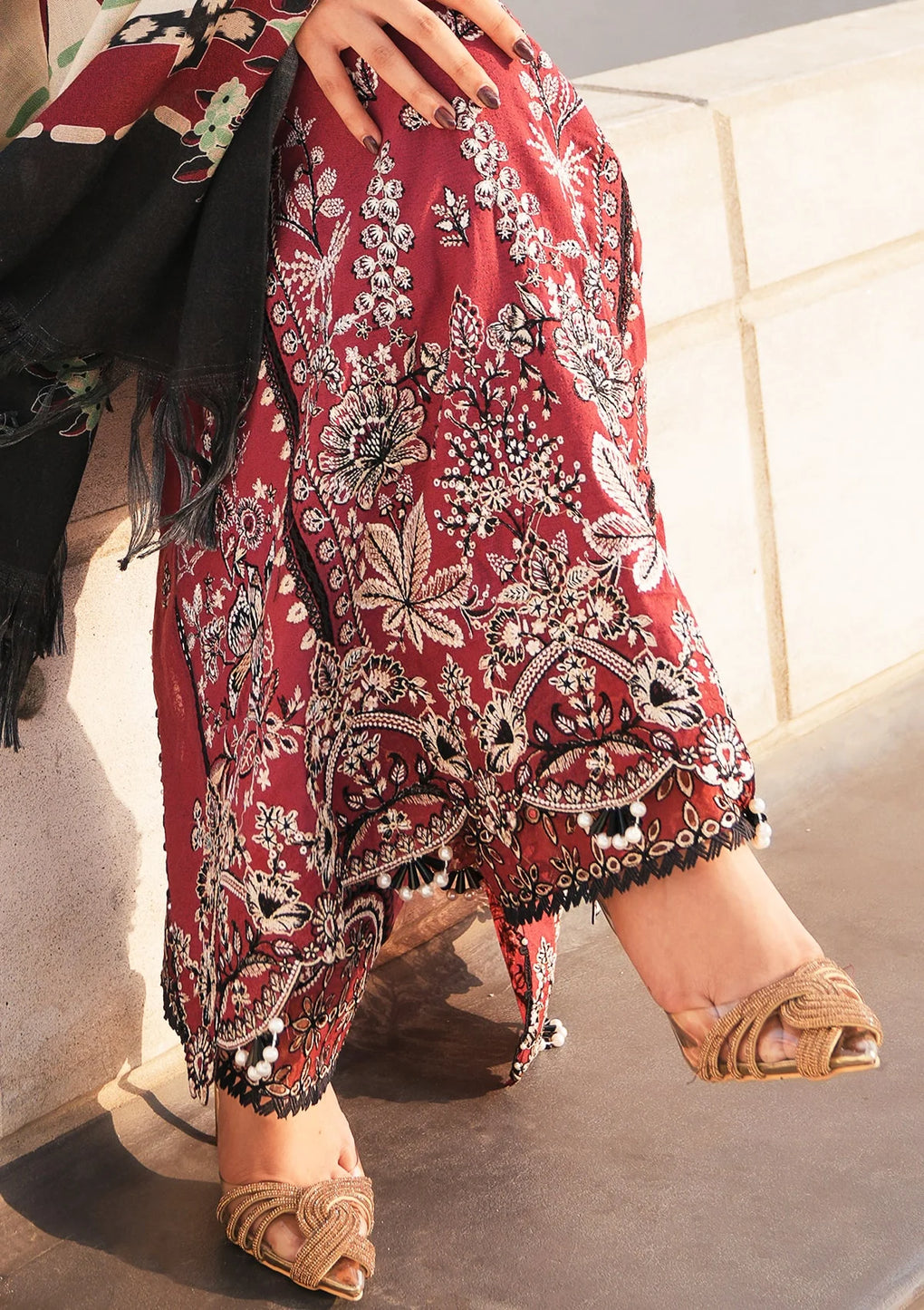 Elaf Premium | Winter Pashmina Shawl Collection | EPW-5A Sweetest Kiss - Pakistani Designer Dress - by Elaf Premium | Type: Ladies Clothes - 100% Original at Saira Sultan