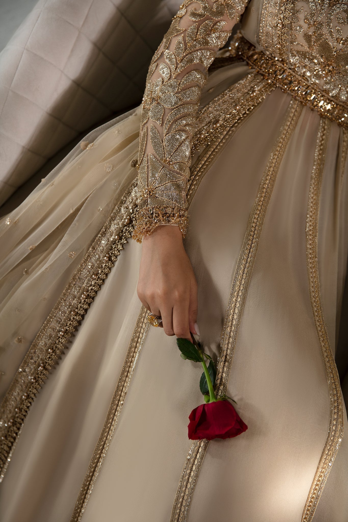 Elan | Pret Crepusule | NUIT C‰LESTE (EP-21303) L Golden Chiffon