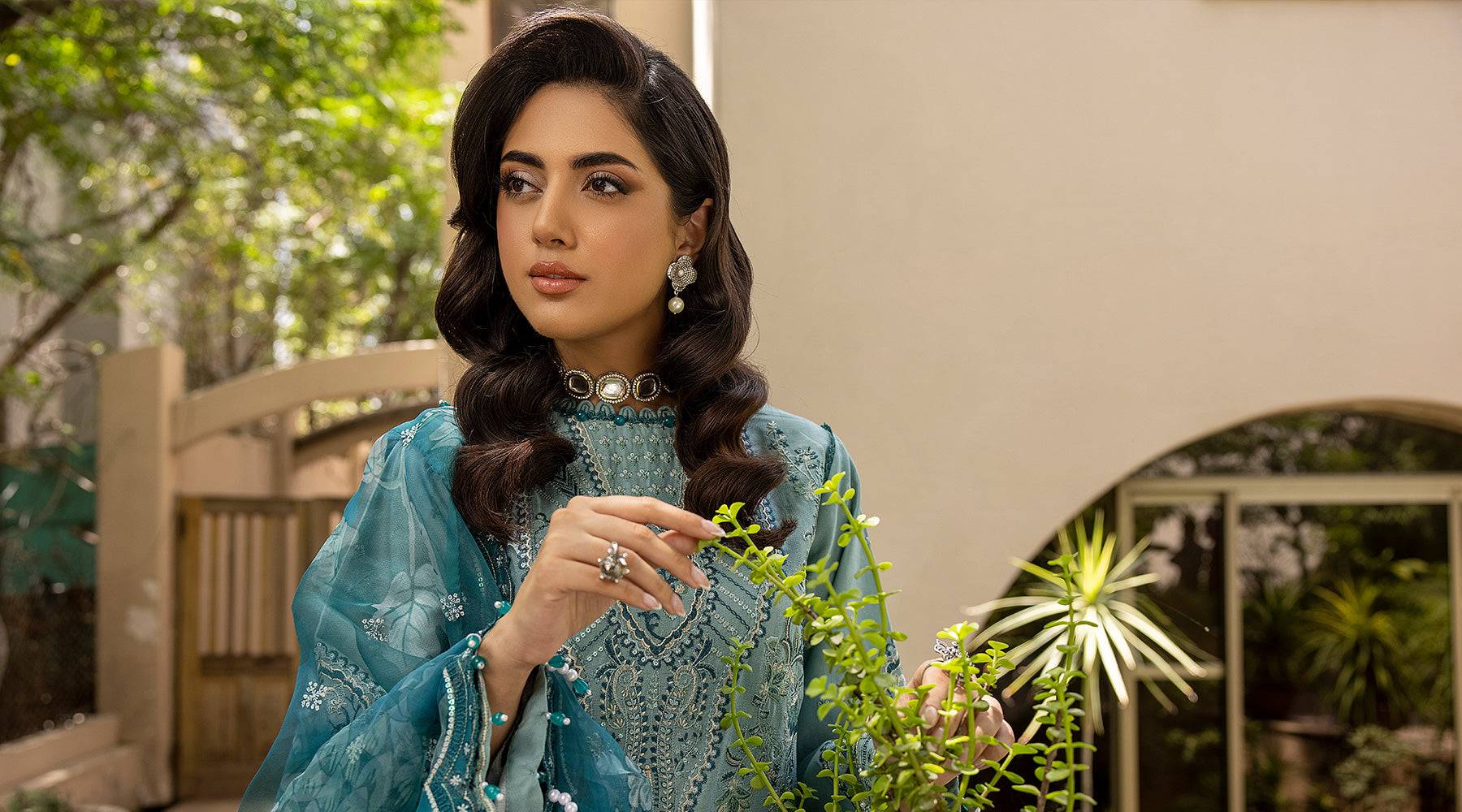 Ellena | Luxury Embroidered Collection | D25 - Pakistani Designer Dress - by Ellena | Type: Luxury - 100% Original at Saira Sultan