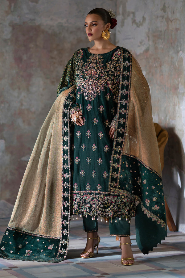 Emaan Adeel | Saanjh Velvet Collection 24 | Nisha L Deep Green Velvet