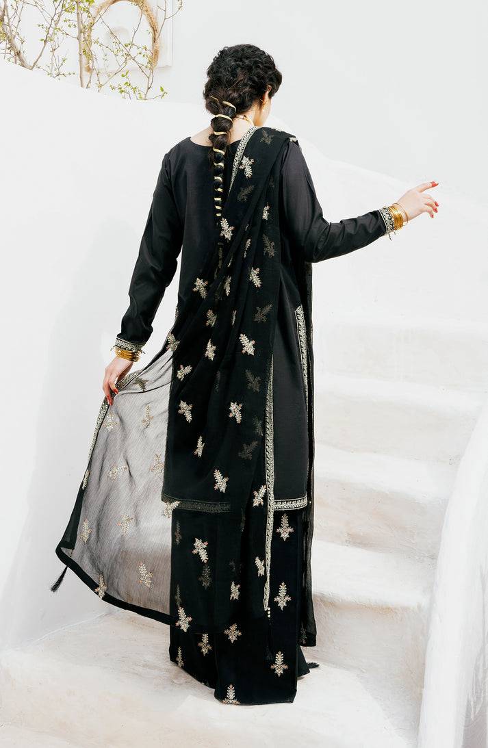 Emaan Adeel | Gul Mohr Eid Pret | MAHLAKA - Pakistani Designer Dress - by Emaan Adeel | Type: Luxury - 100% Original at Saira Sultan