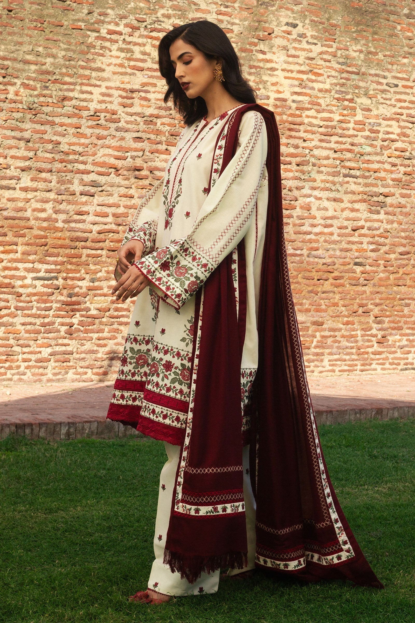 Zara Shahjahan | Winter 24 |  FARIDEH-D1 - Pakistani Designer Dress - by Zara Sahjahan | Type: Ladies Clothes - 100% Original at Saira Sultan
