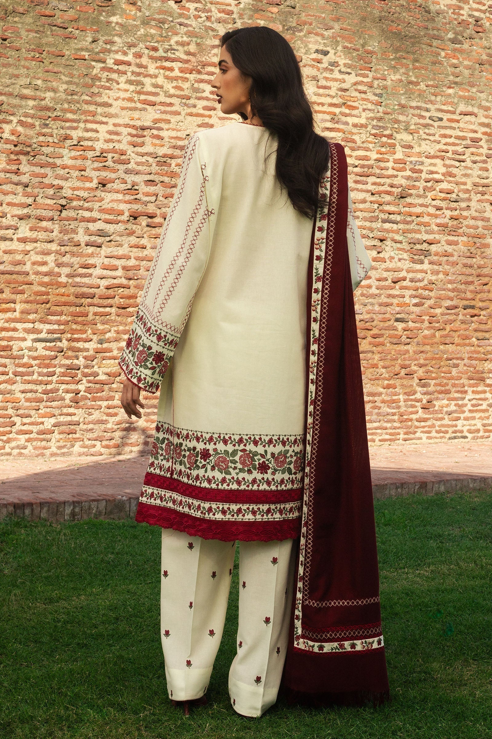 Zara Shahjahan | Winter 24 |  FARIDEH-D1 - Pakistani Designer Dress - by Zara Sahjahan | Type: Ladies Clothes - 100% Original at Saira Sultan