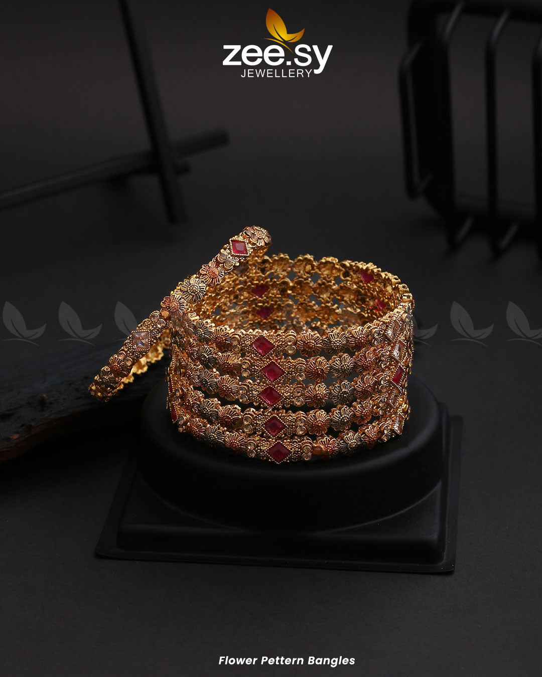 Flower Pettern Bangles Red