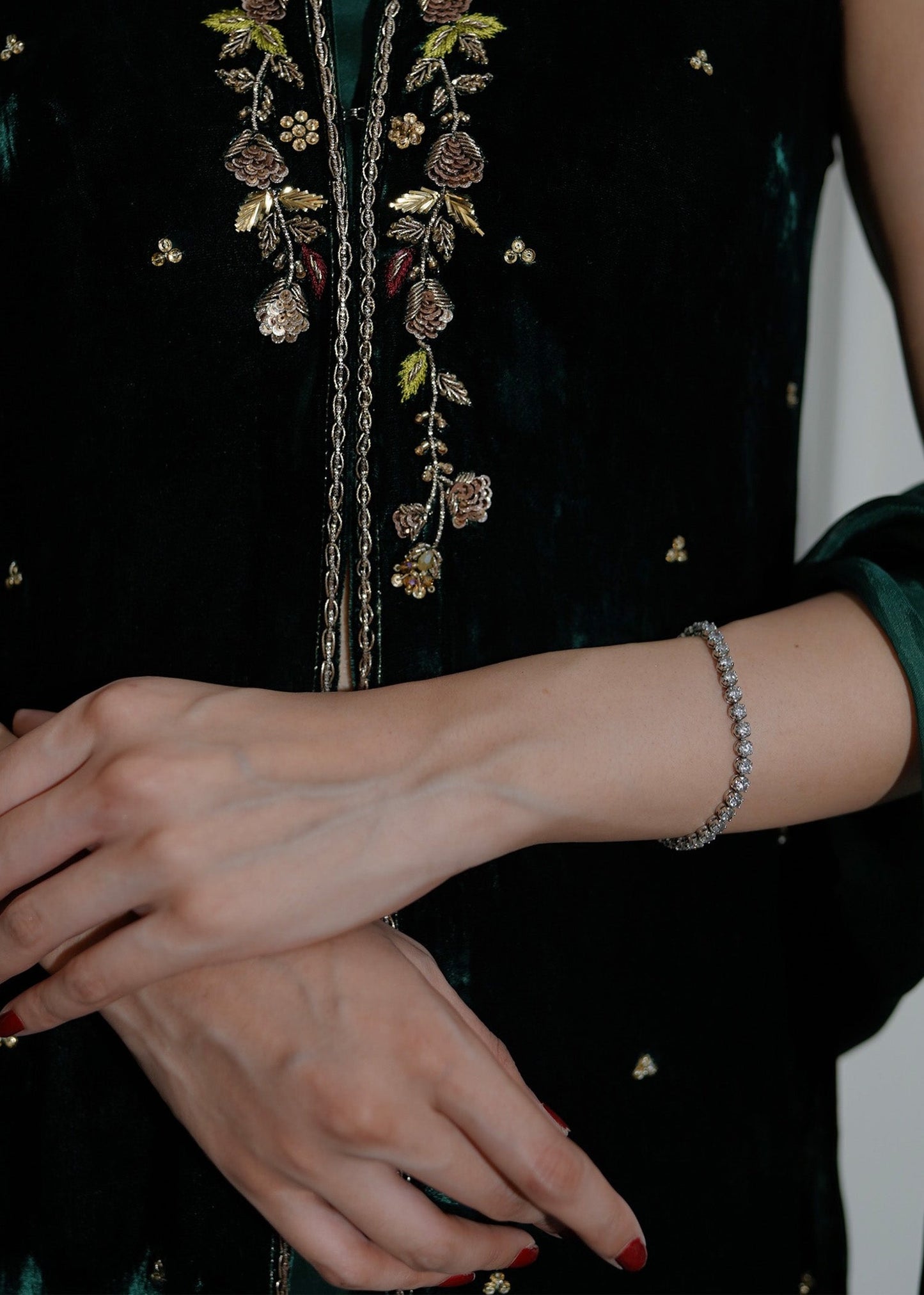 Mahum Asad | Voila Velvets | Emerald M Emerald Green Velvet