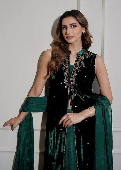 Mahum Asad | Voila Velvets | Emerald XL Emerald Green Velvet