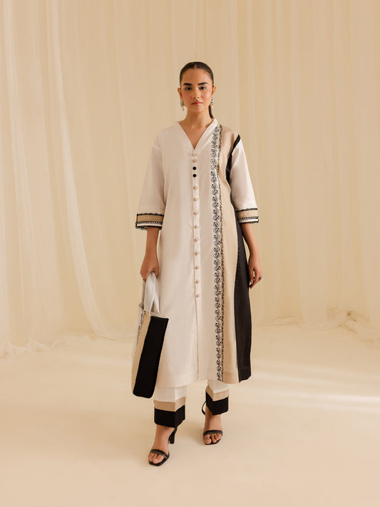 Mahnur | Petal Whispers Lawn Pret | Gardenia XS Ivory Lawn