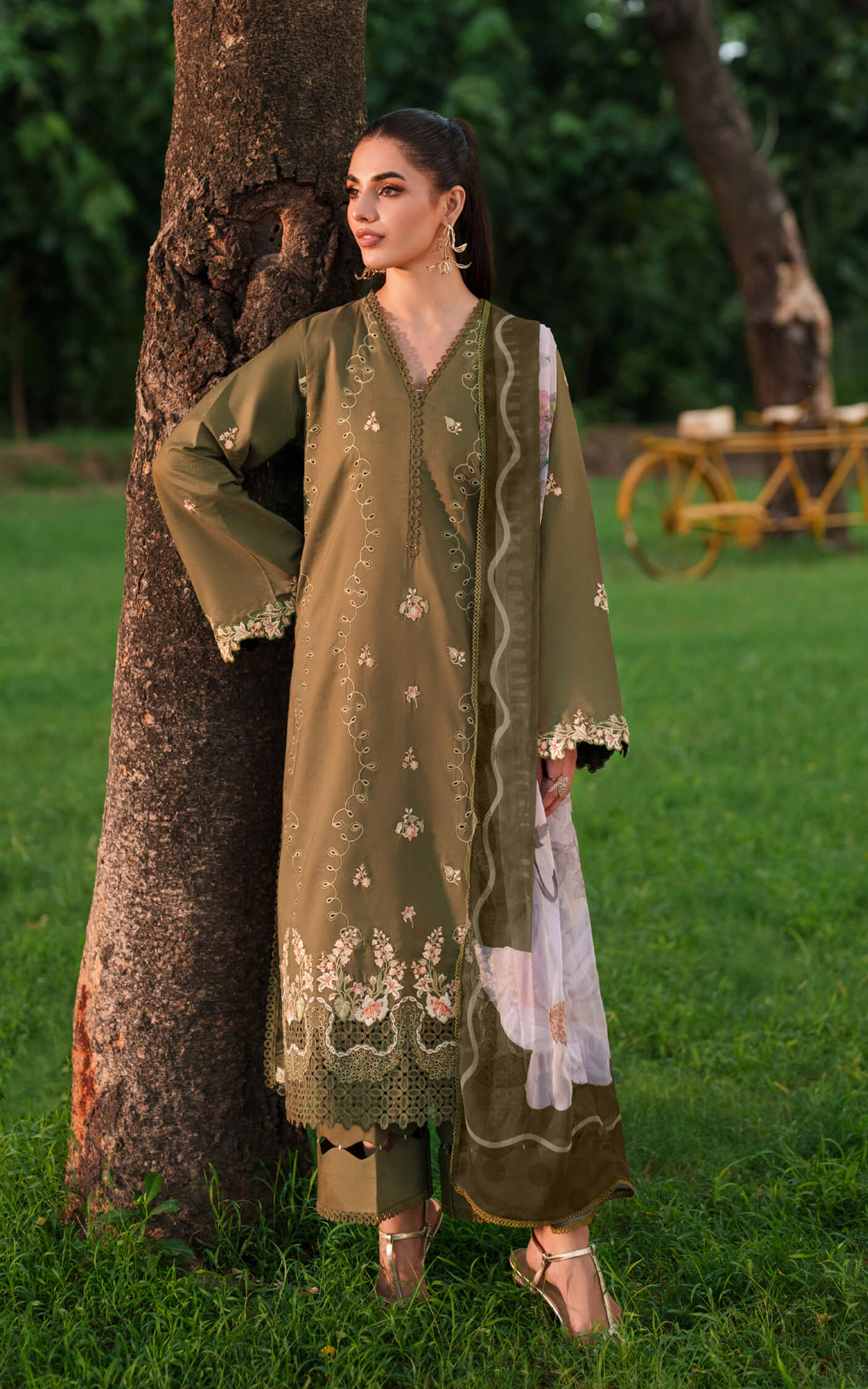 Asifa and Nabeel | Eden Cambric 25 | Gardenia Grace ECU25-09 - Pakistani Designer Dress - by Asifa and Nabeel - Type : Ladies Clothes - 100% Original at Saira Sultan
