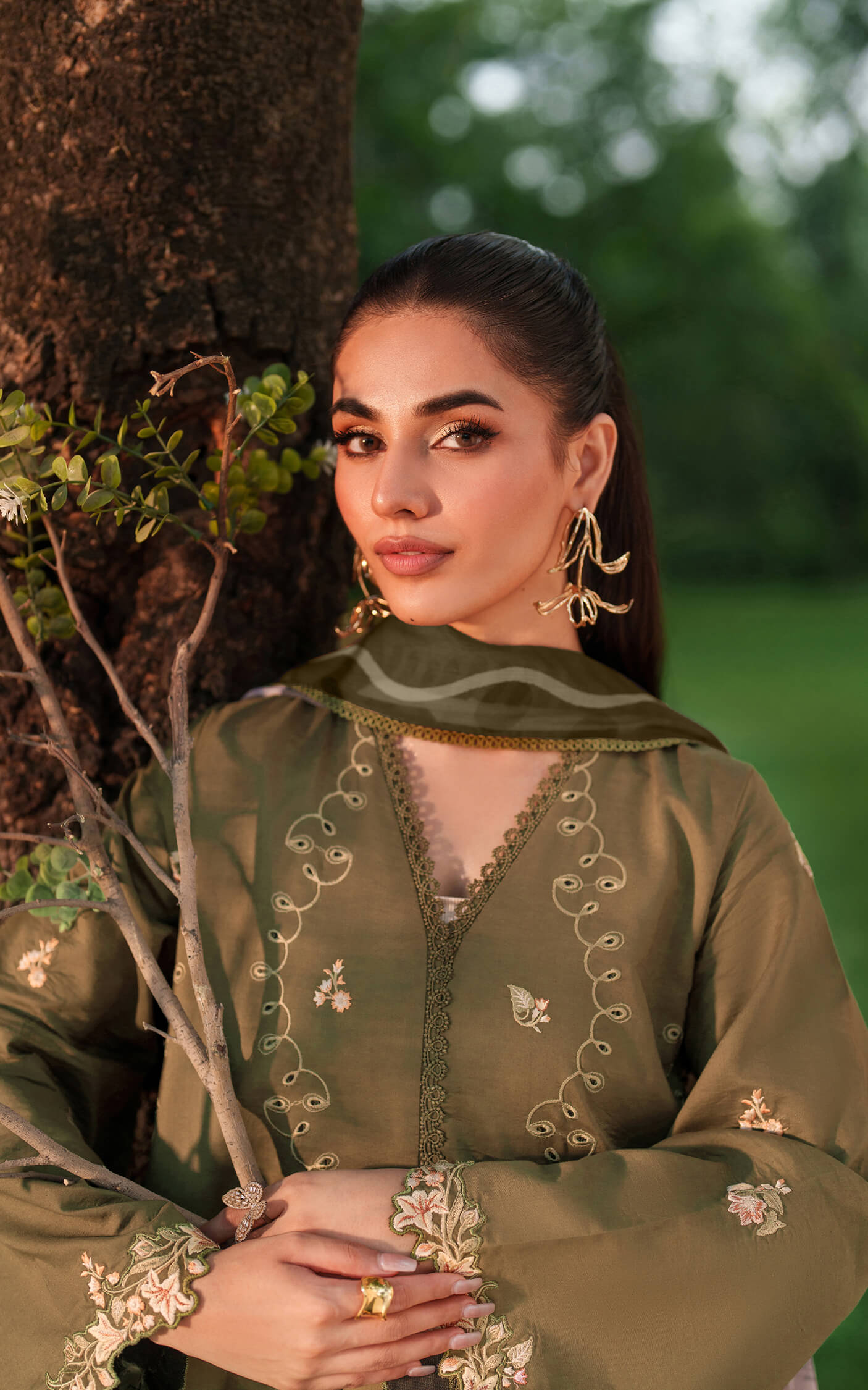 Asifa and Nabeel | Eden Cambric 25 | Gardenia Grace ECU25-09 - Pakistani Designer Dress - by Asifa and Nabeel - Type : Ladies Clothes - 100% Original at Saira Sultan