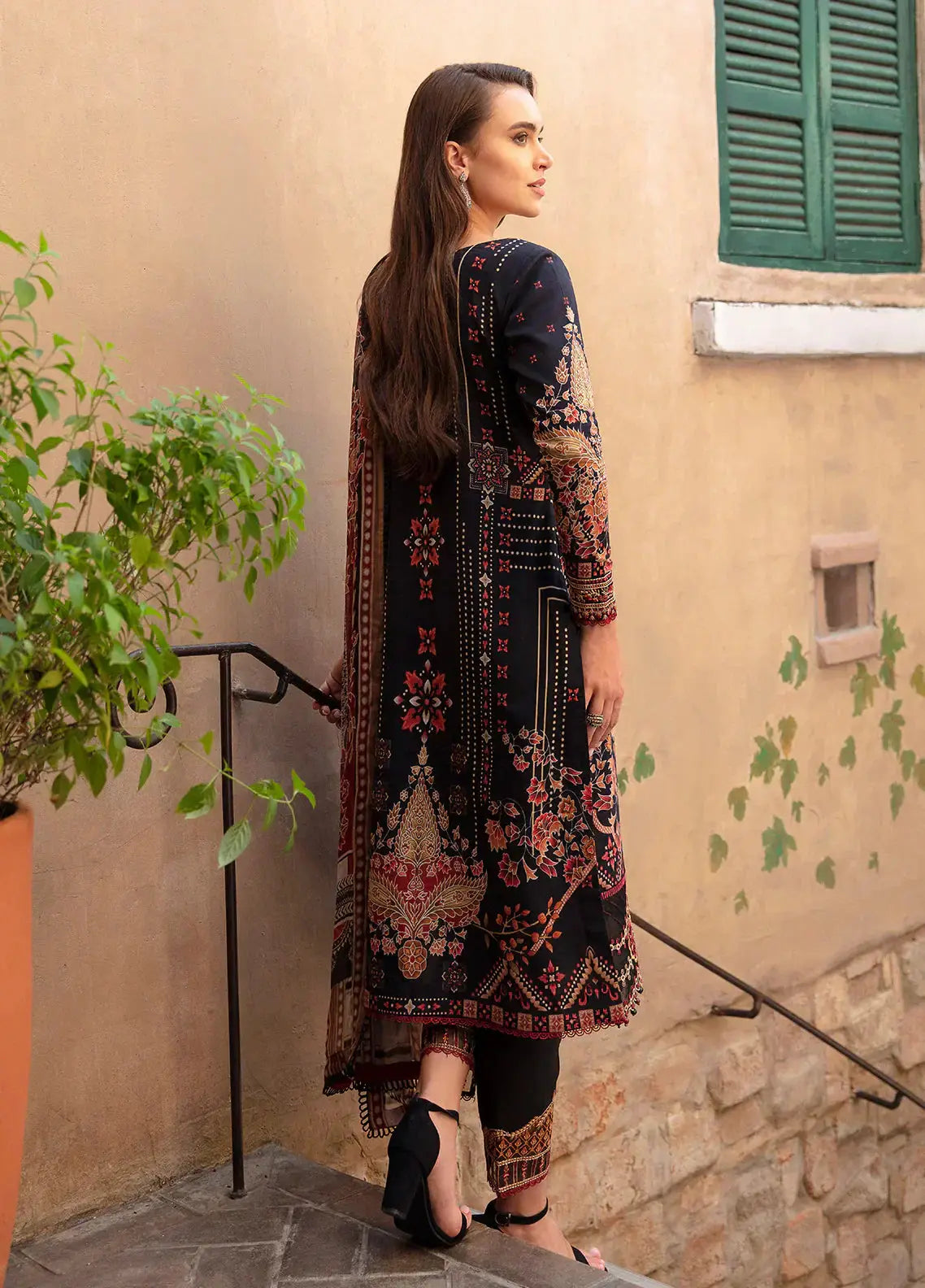 Gulaal | Springtime Ballet | LEYLA (GL-L-24V1-10) - Pakistani Designer Dress - by Gulaal | Type: Luxury - 100% Original at Saira Sultan