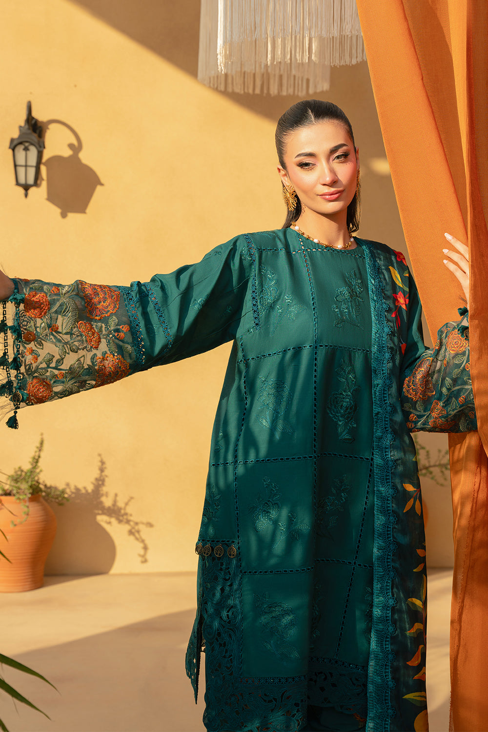 Saira Rizwan | Luxury Lawn 25 | LIRA-SRL25-10 M Emerald Green Lawn
