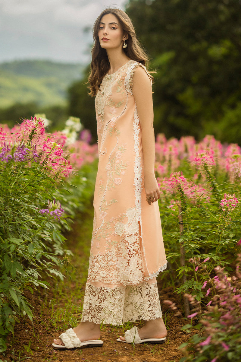 Mushq | Secret Garden Hemline 25 | Moonlit Petals S Pale Peach Lawn